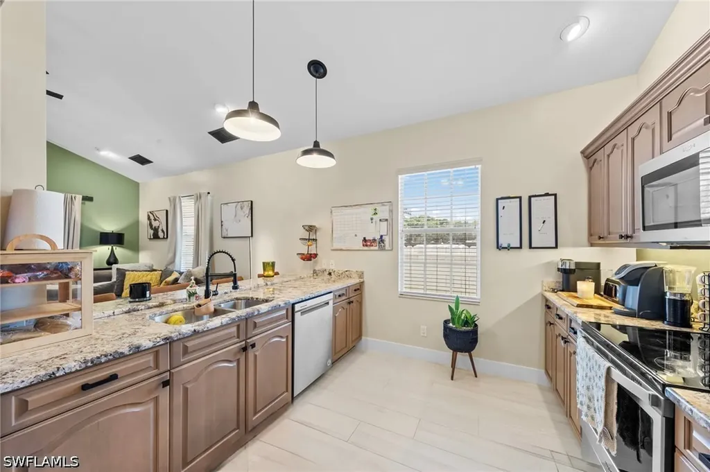 861 97th Avenue N Naples FL 34108