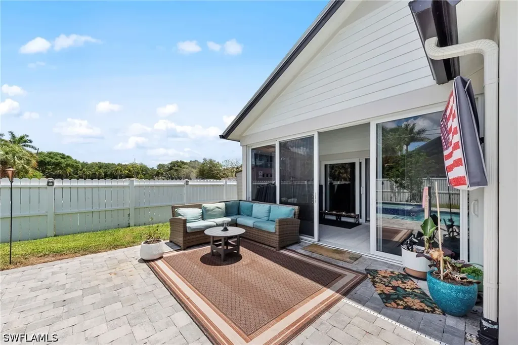 861 97th Avenue N Naples FL 34108