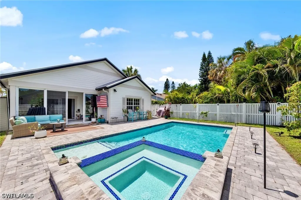 861 97th Avenue N Naples FL 34108