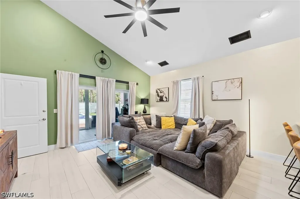 861 97th Avenue N Naples FL 34108
