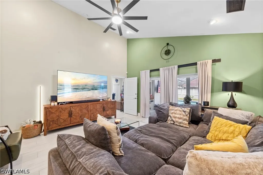 861 97th Avenue N Naples FL 34108
