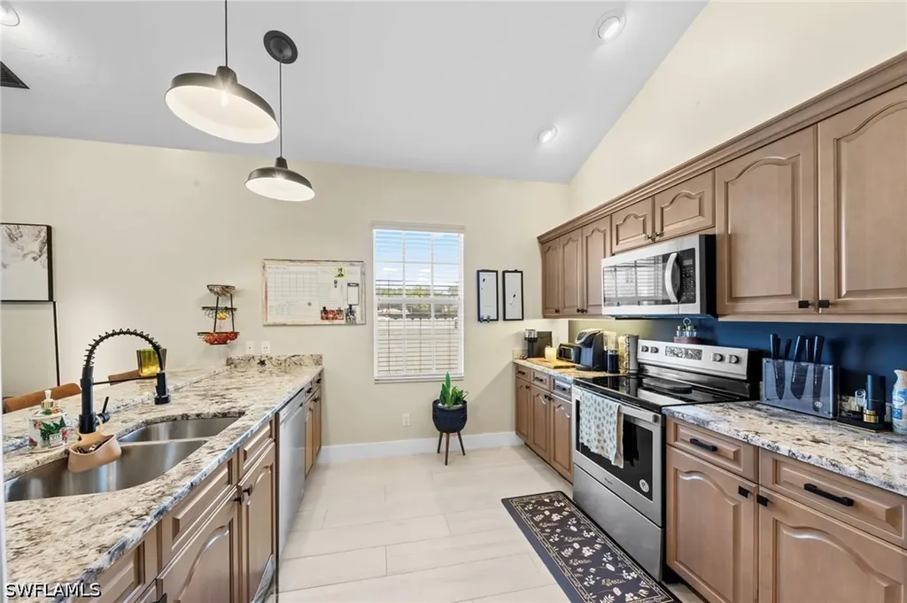 861 97th Avenue N Naples FL 34108
