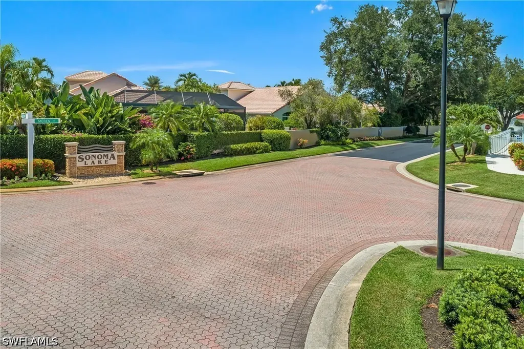 120 Livermore Lane Naples FL 34119