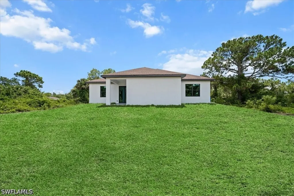 1033 Plymouth Street E Lehigh Acres FL 33974
