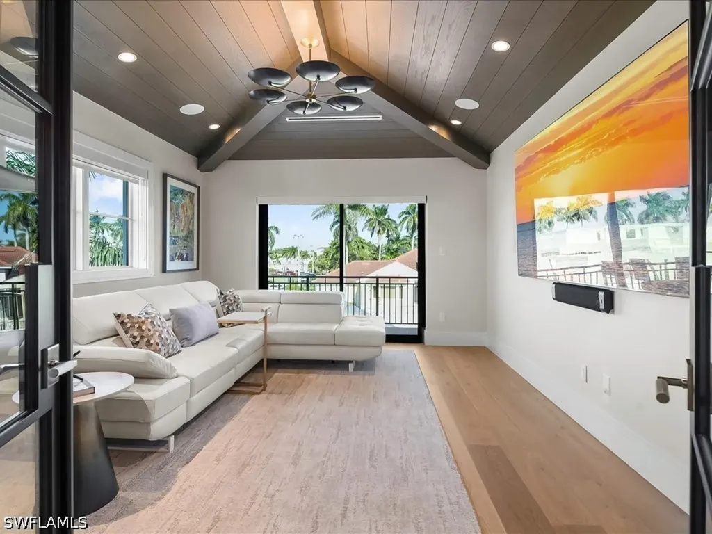 425 15th Avenue S Naples FL 34102