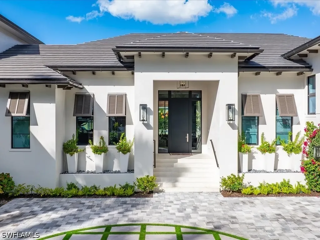 425 15th Avenue S Naples FL 34102
