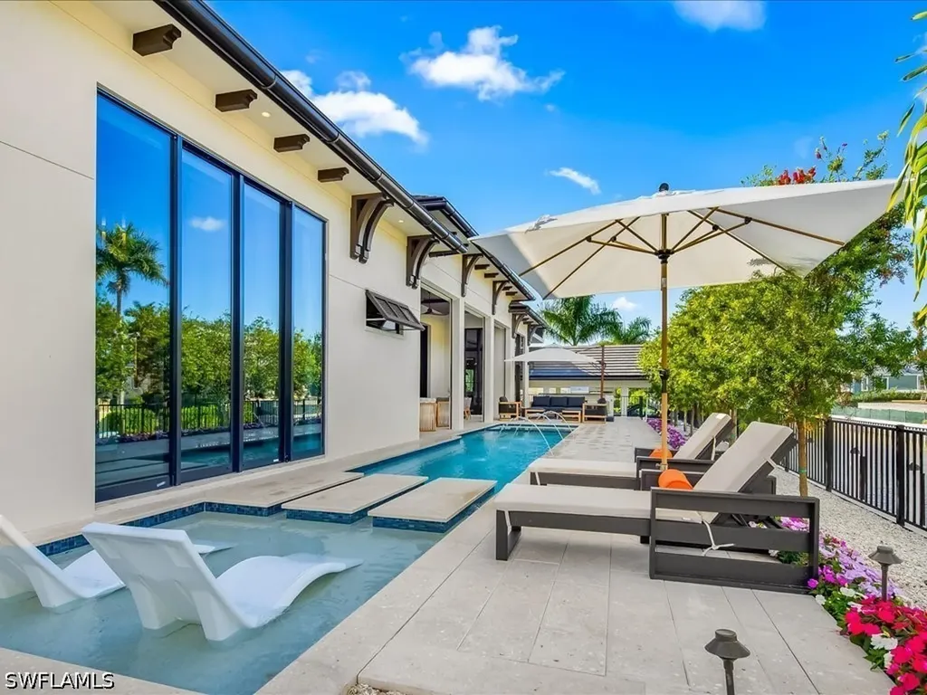 425 15th Avenue S Naples FL 34102