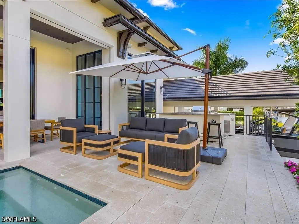 425 15th Avenue S Naples FL 34102
