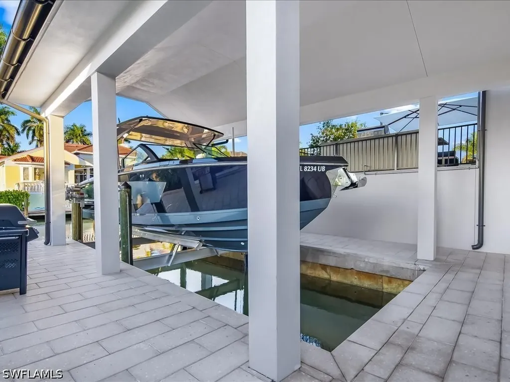 425 15th Avenue S Naples FL 34102