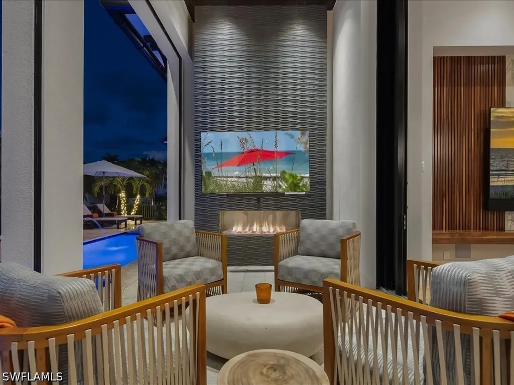 425 15th Avenue S Naples FL 34102