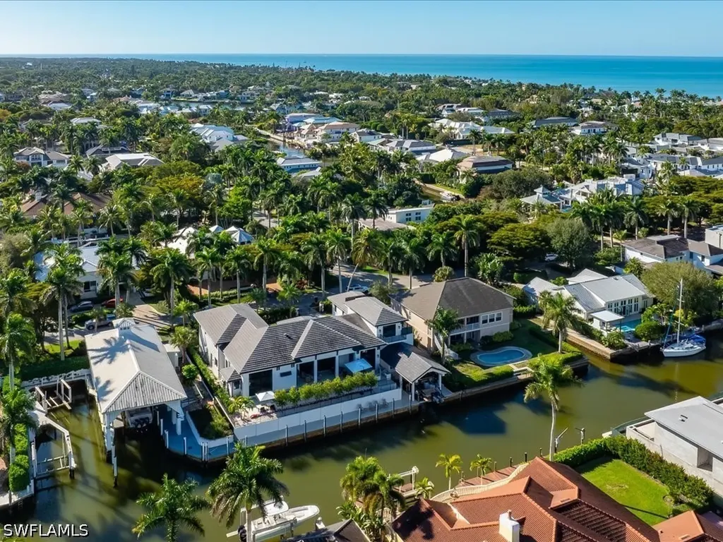425 15th Avenue S Naples FL 34102