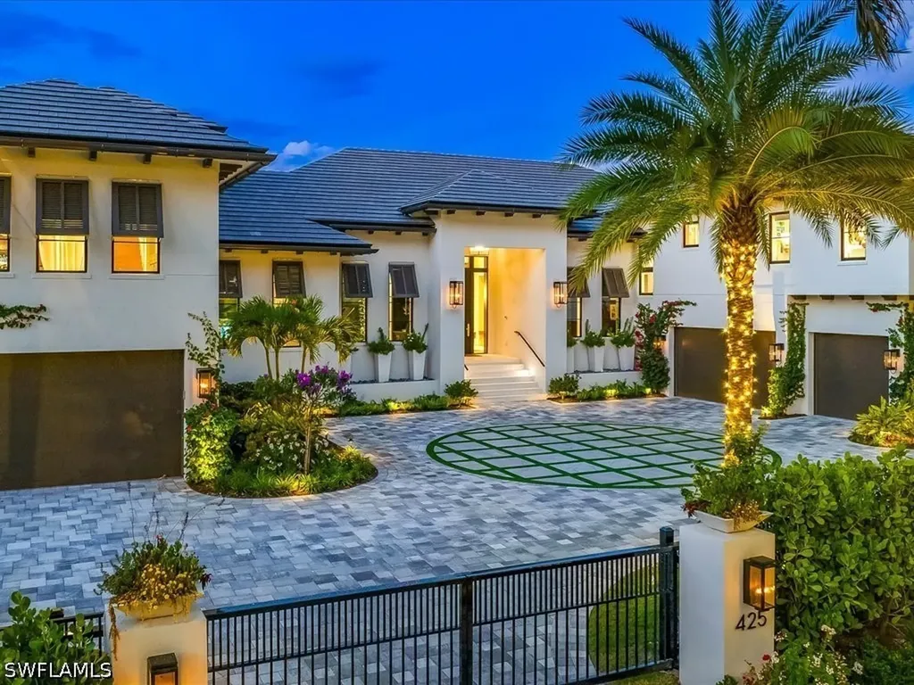 425 15th Avenue S Naples FL 34102