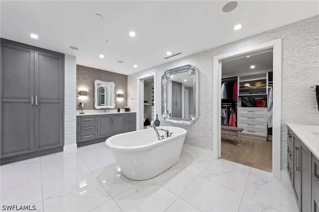 13915 Old Coast Road Naples FL 34110