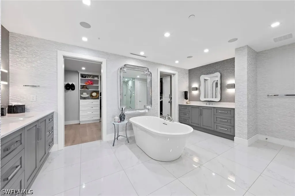13915 Old Coast Road Naples FL 34110
