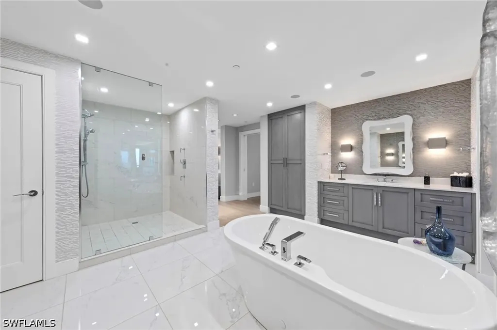 13915 Old Coast Road Naples FL 34110