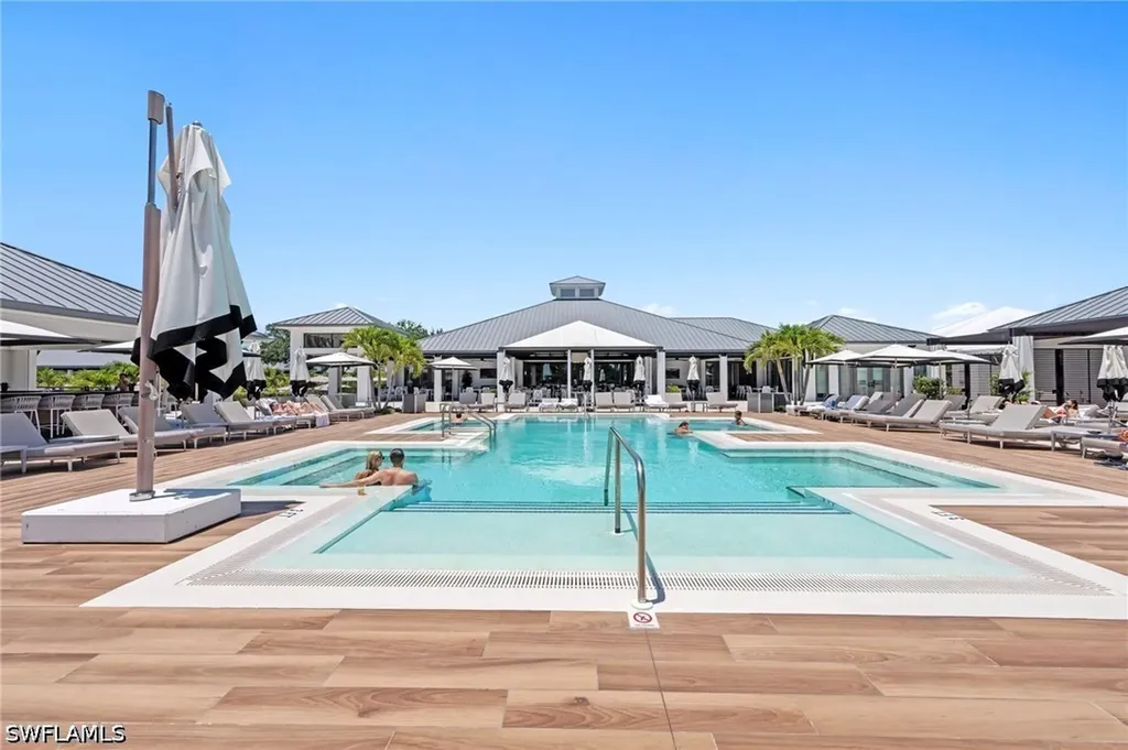 13915 Old Coast Road Naples FL 34110