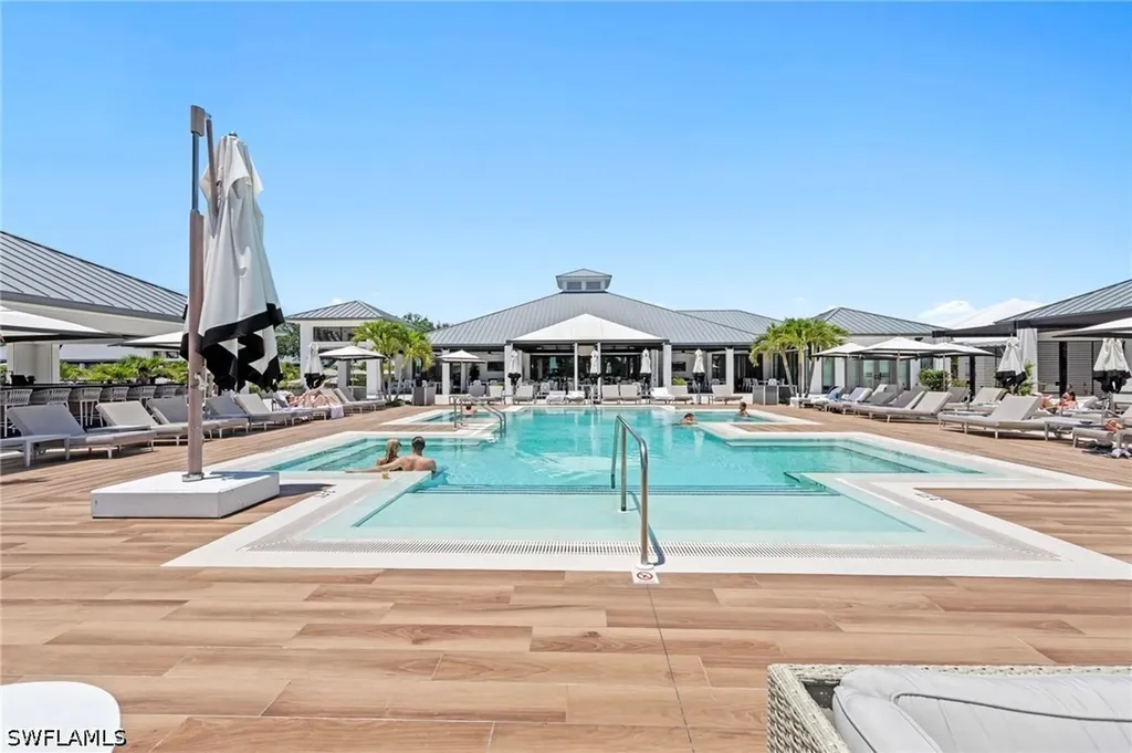 13915 Old Coast Road Naples FL 34110