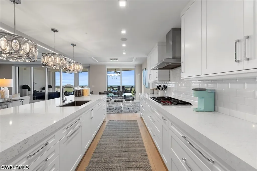 13915 Old Coast Road Naples FL 34110