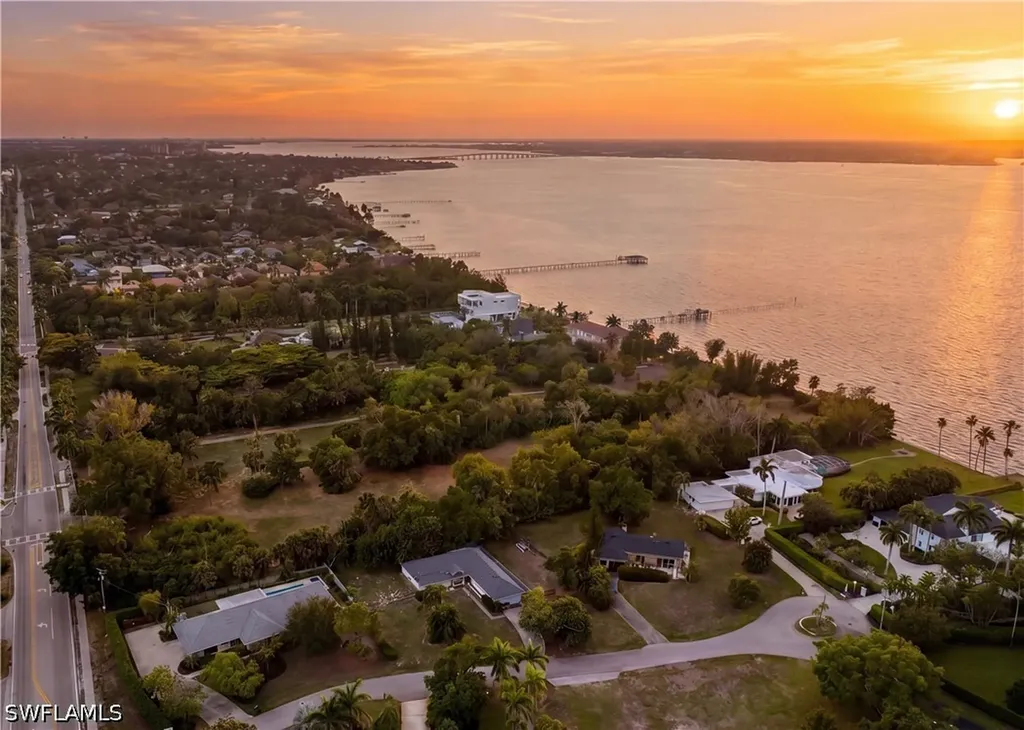 11480 Mcgregor Boulevard Fort Myers FL 33919