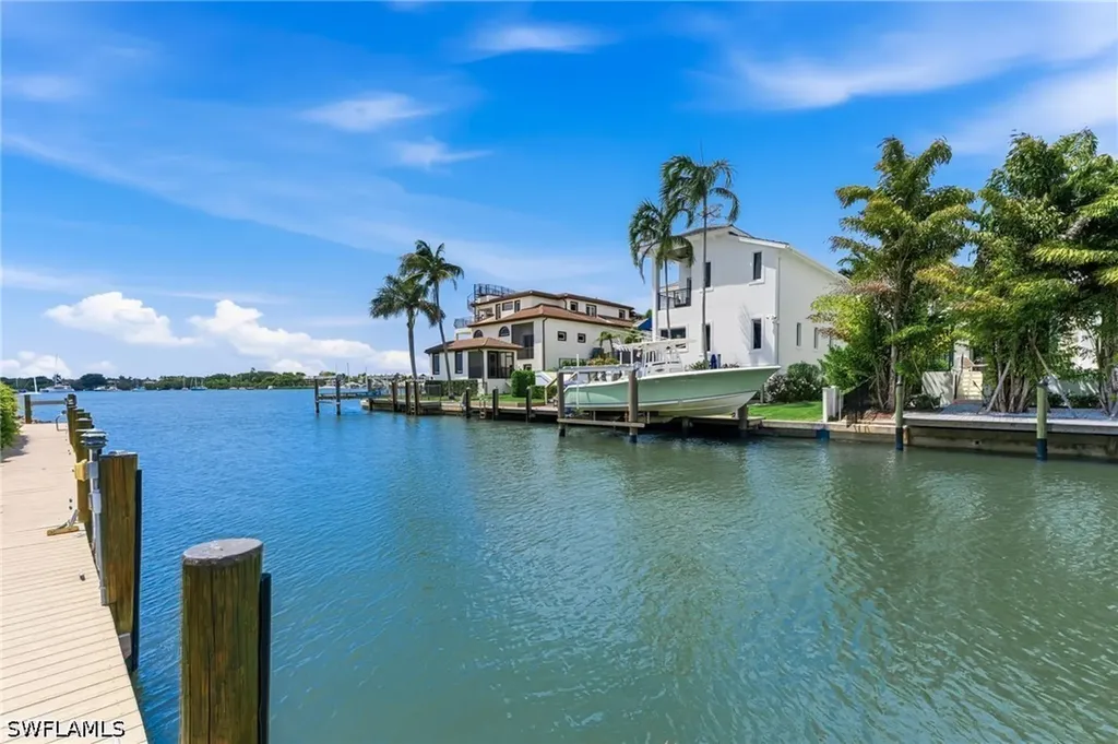 1100 Little Neck Court Naples FL 34102