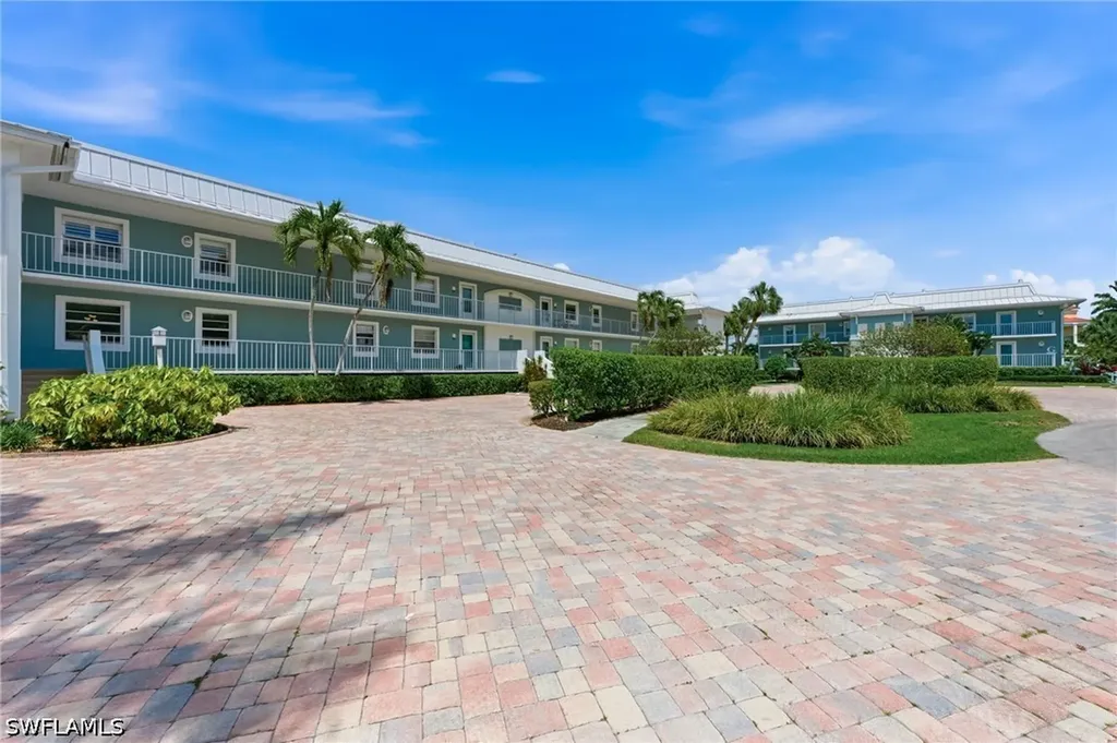 1100 Little Neck Court Naples FL 34102