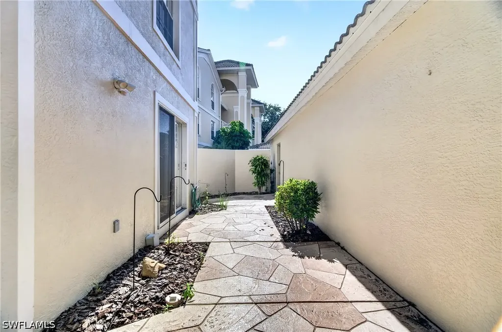15395 Cedarwood Lane Naples FL 34110