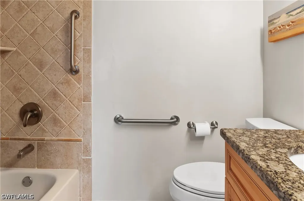 29 High Point Circle E Naples FL 34103