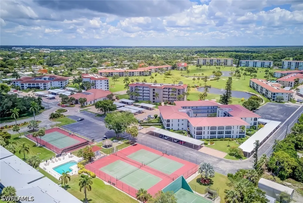 29 High Point Circle E Naples FL 34103