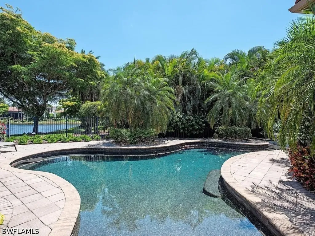 2202 Miramonte Way Naples FL 34105