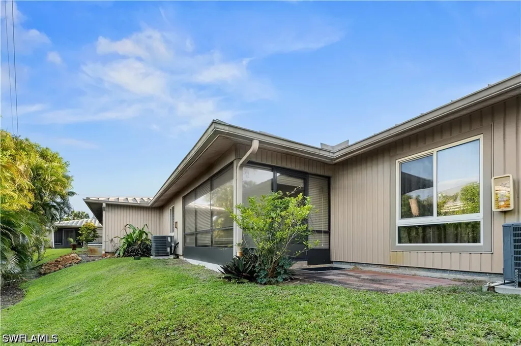 900 Henderson Creek Drive Naples FL 34114