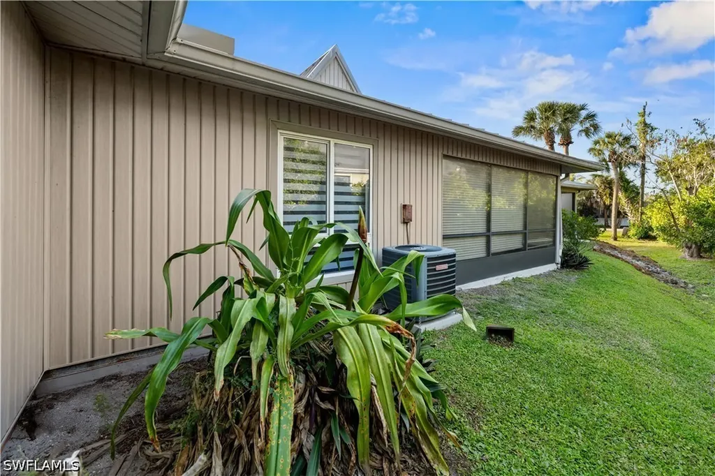 900 Henderson Creek Drive Naples FL 34114