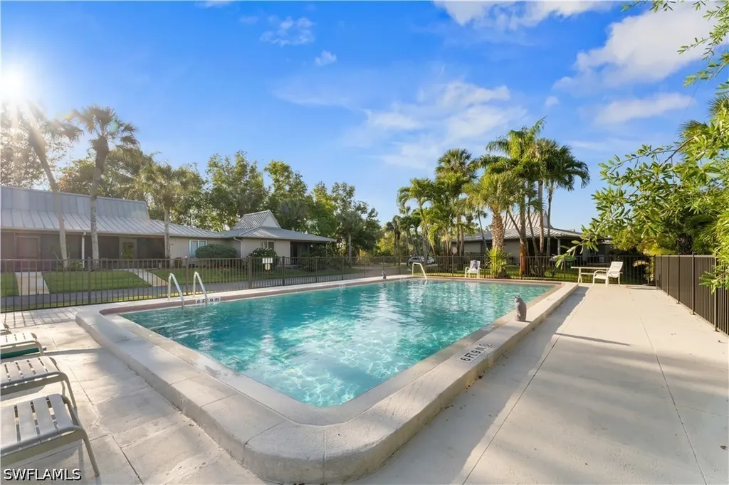 900 Henderson Creek Drive Naples FL 34114