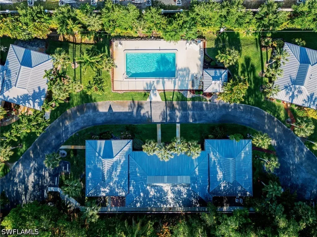 900 Henderson Creek Drive Naples FL 34114