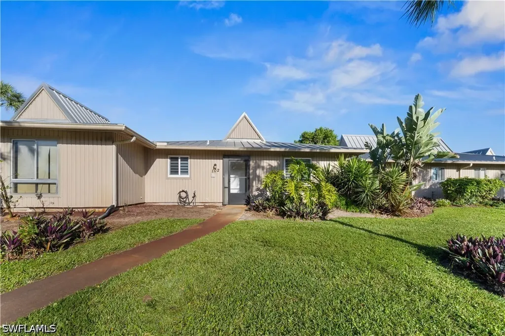 900 Henderson Creek Drive Naples FL 34114