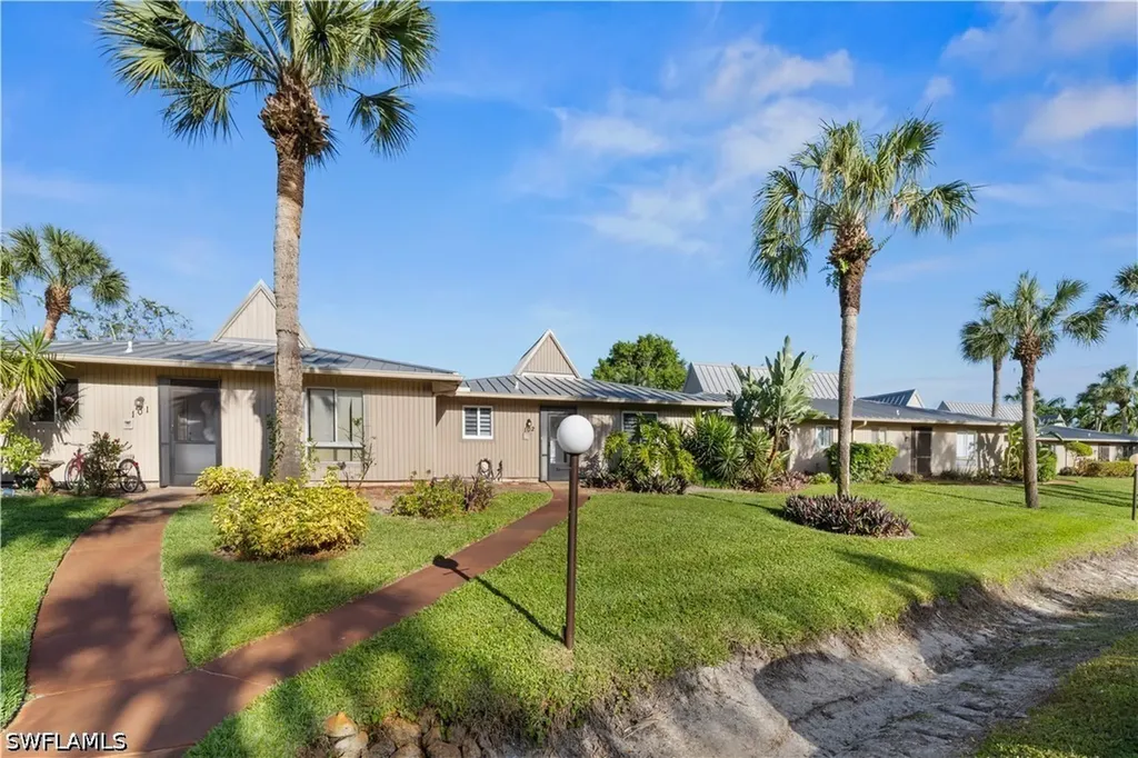900 Henderson Creek Drive Naples FL 34114