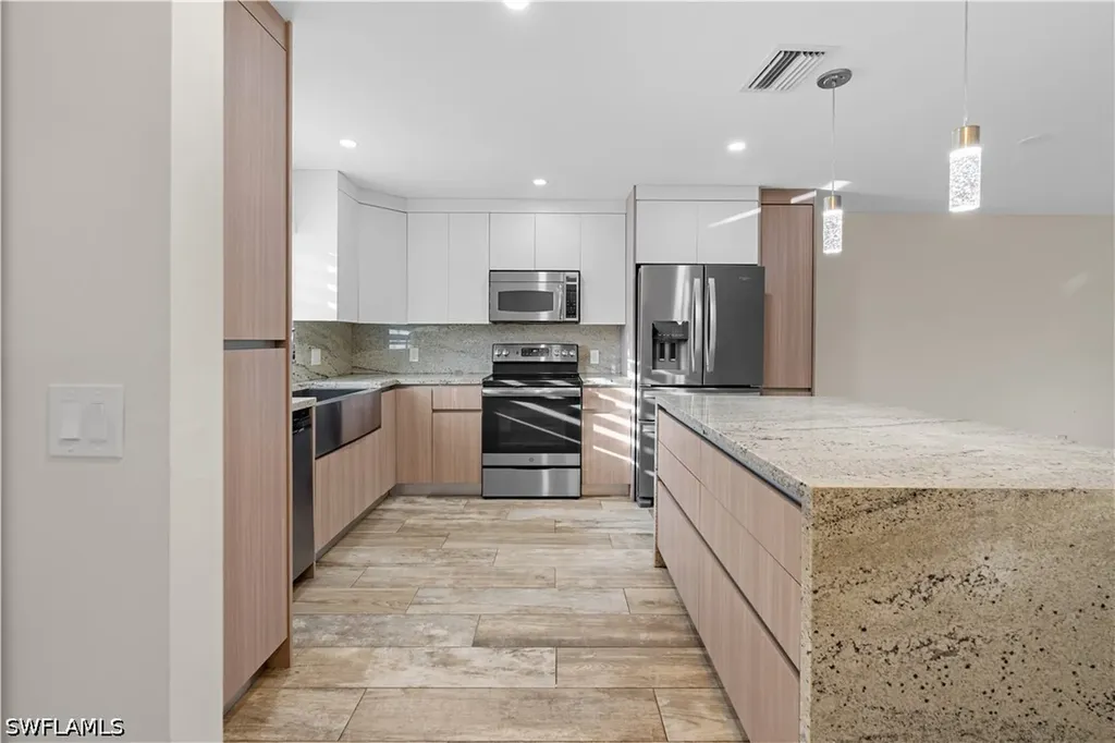 900 Henderson Creek Drive Naples FL 34114
