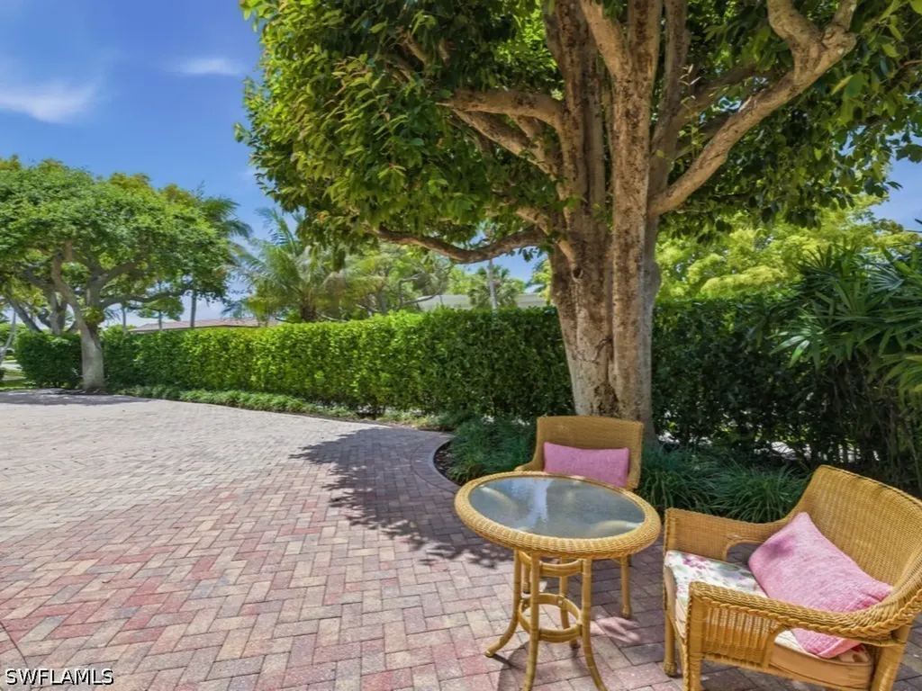 211 3rd Avenue S Naples FL 34102