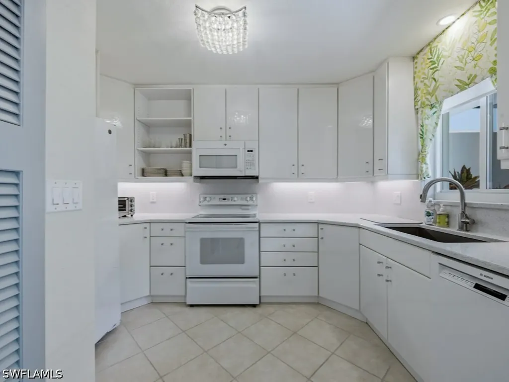 211 3rd Avenue S Naples FL 34102