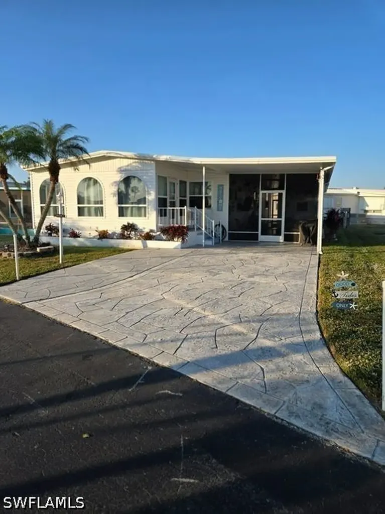114 Elise Drive Fort Myers FL 33908