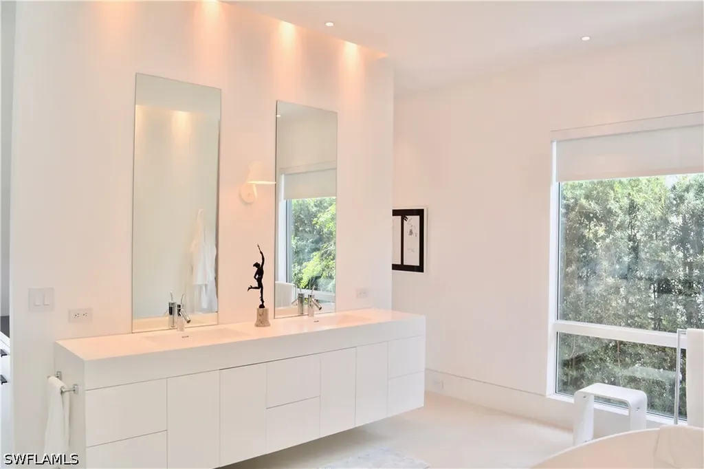 1218 14th Avenue N Naples FL 34102