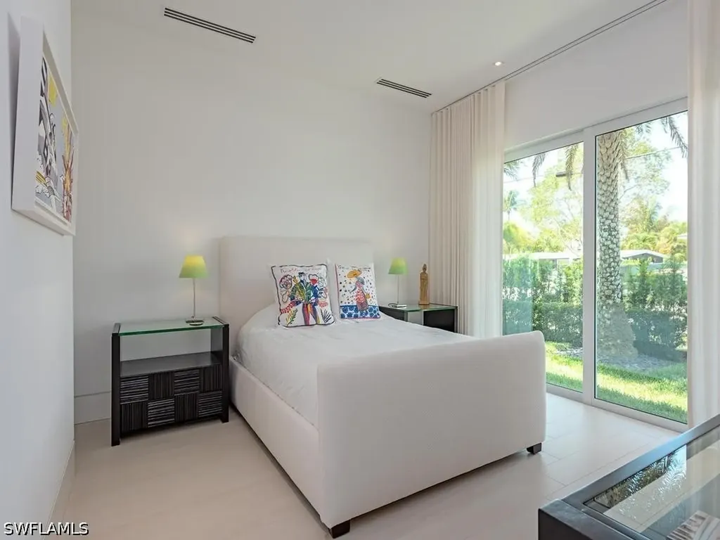 1218 14th Avenue N Naples FL 34102