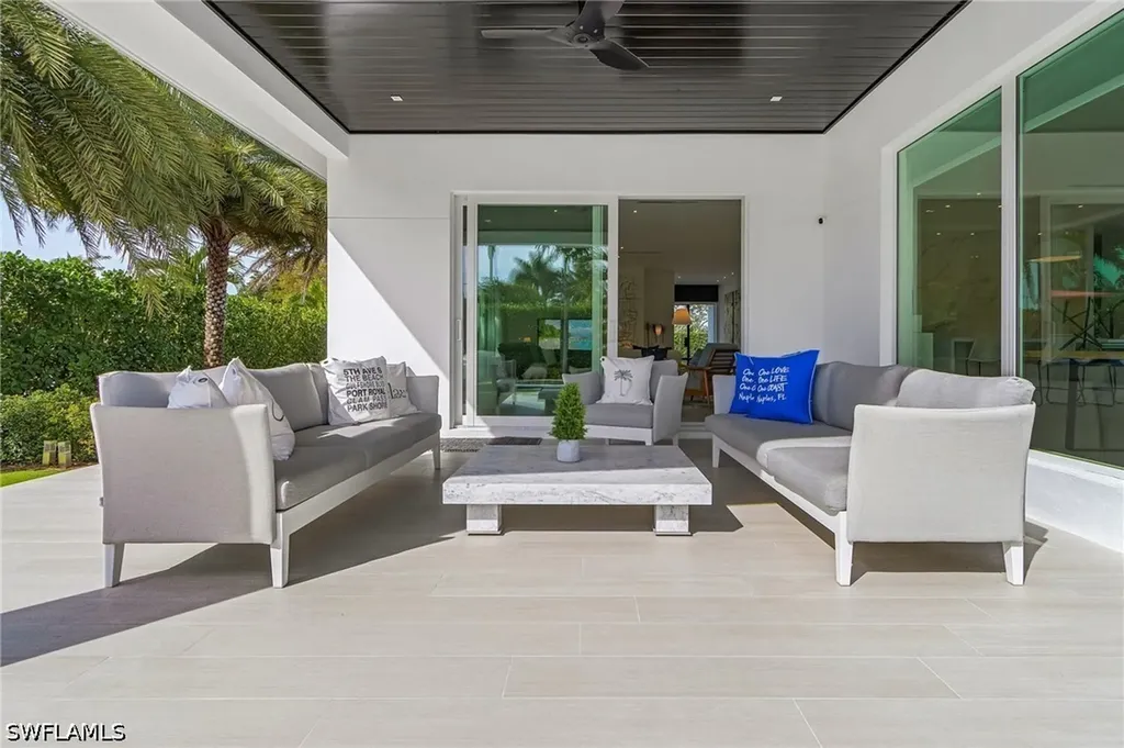 1218 14th Avenue N Naples FL 34102