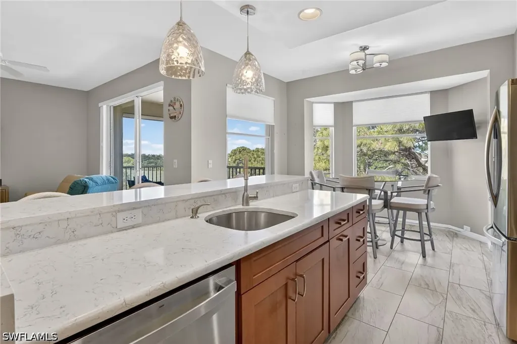 Bonita Springs FL, 9350 Highland Woods Boulevard, Unit 4401