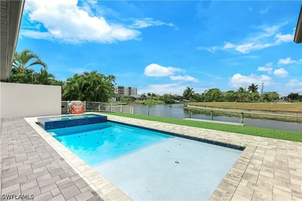 1429 SW 24th Street Cape Coral FL 33991