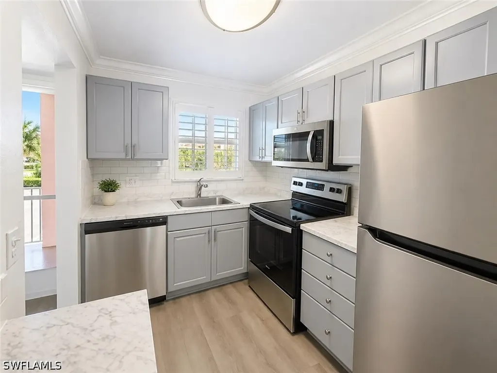 225 Turtle Lake Court Naples FL 34105