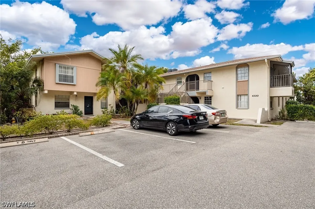 4300 Gulfstream Drive Naples FL 34112