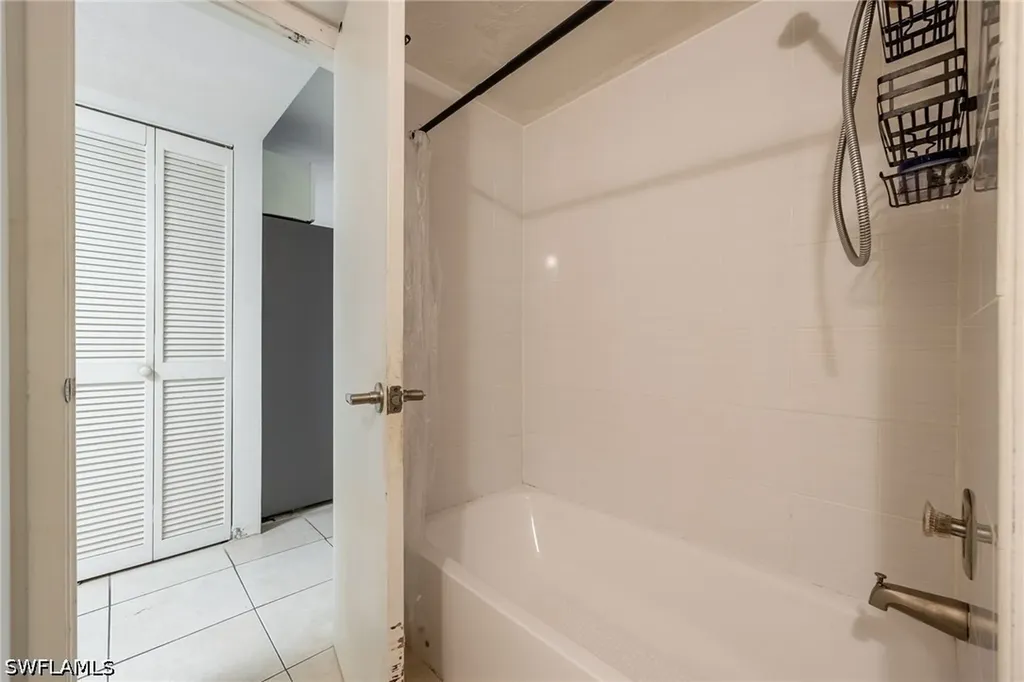 4300 Gulfstream Drive Naples FL 34112