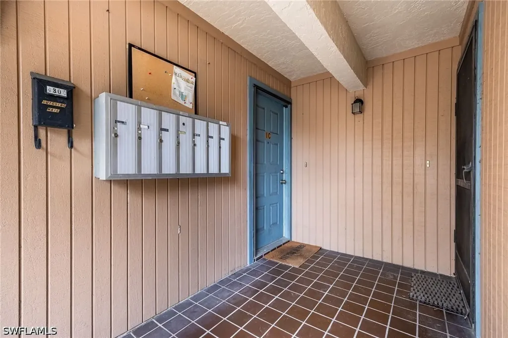 4300 Gulfstream Drive Naples FL 34112