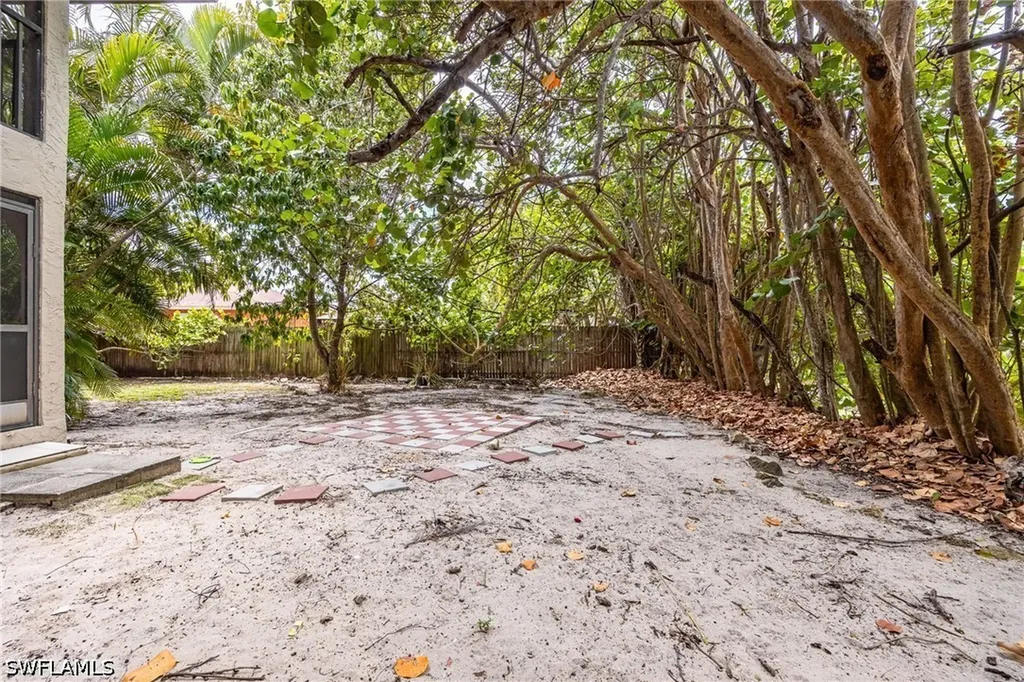 4300 Gulfstream Drive Naples FL 34112