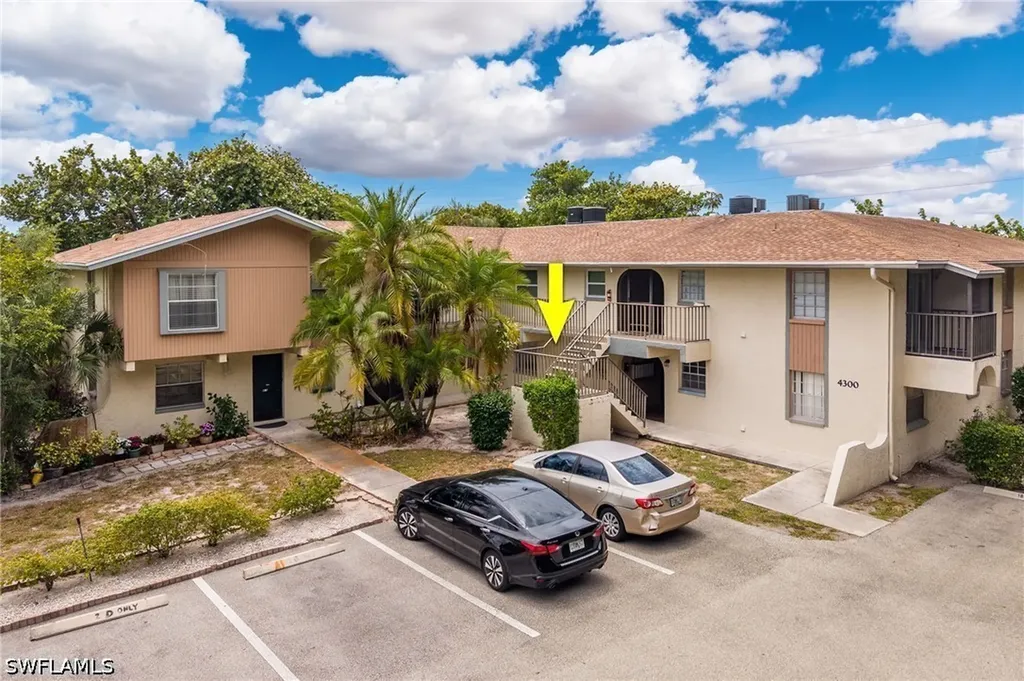 4300 Gulfstream Drive Naples FL 34112